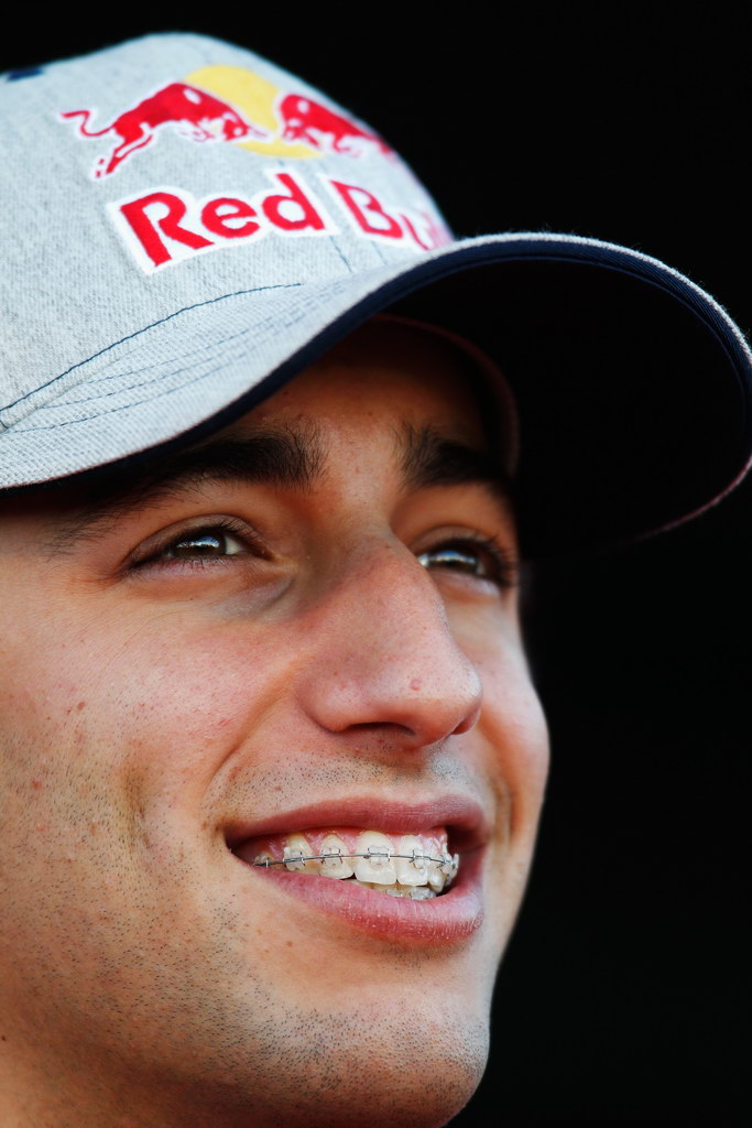 Toro Rosso STR7, JEREZ DE LA FRONTERA, SPAIN - FEBRUARY 06:  Scuderia Toro Rosso driver Daniel Ricciardo of Australia attends the unveiling of the new Scuderia Toro Rosso STR7 at the Circuito de Jerez on February 6, 2012 in Jerez de la Frontera, Spain.  (Photo by Paul Gilham/Getty Images)