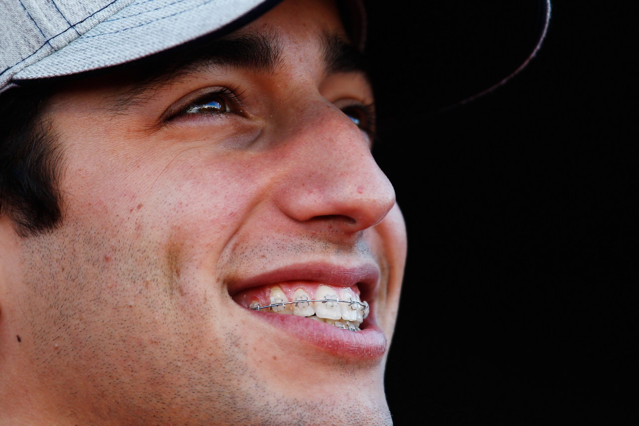 Toro Rosso STR7, JEREZ DE LA FRONTERA, SPAIN - FEBRUARY 06:  Scuderia Toro Rosso driver Daniel Ricciardo of Australia attends the unveiling of the new Scuderia Toro Rosso STR7 at the Circuito de Jerez on February 6, 2012 in Jerez de la Frontera, Spain.  (Photo by Paul Gilham/Getty Images)