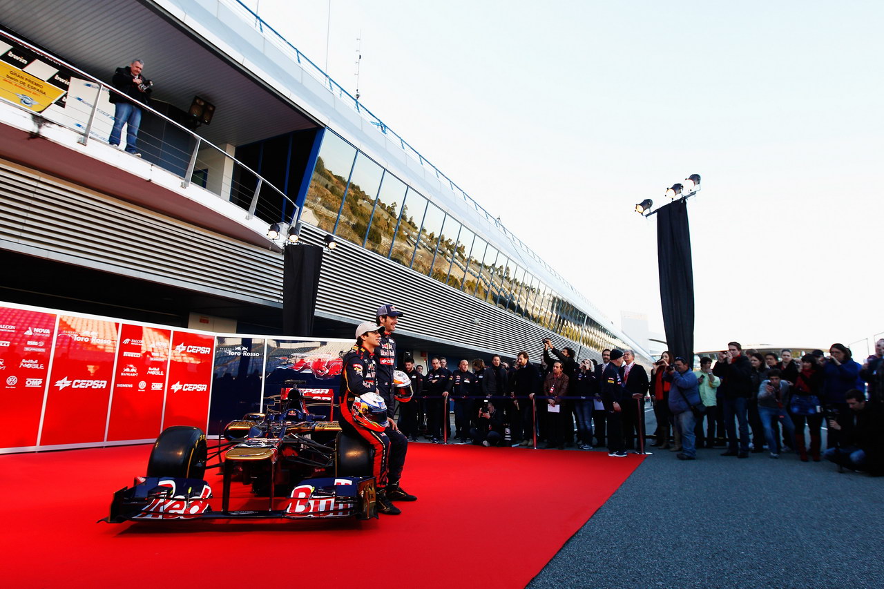 Toro Rosso STR7, JEREZ DE LA FRONTERA, SPAIN - FEBRUARY 06:  Scuderia Toro Rosso drivers Jean-Eric Vergne (R) of France e Daniel Ricciardo (L) of Australia attend the unveiling of the new Scuderia Toro Rosso STR7 at the Circuito de Jerez on February 6, 2012 in Jerez de la Frontera, Spain.  (Photo by Paul Gilham/Getty Images)