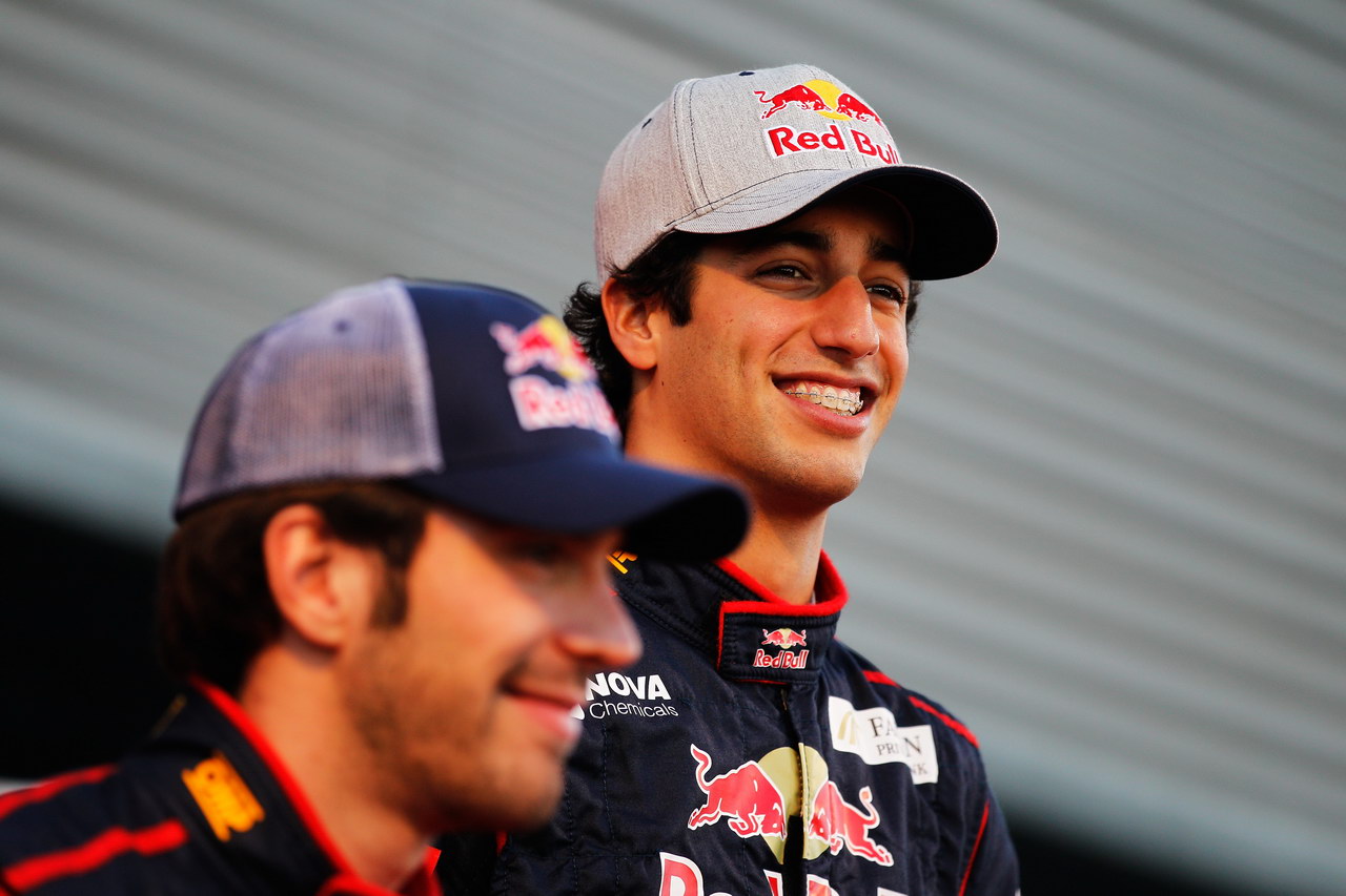 Toro Rosso STR7, JEREZ DE LA FRONTERA, SPAIN - FEBRUARY 06:  Scuderia Toro Rosso driver Daniel Ricciardo (R) of Australia attends the unveiling of the new Scuderia Toro Rosso STR7 at the Circuito de Jerez on February 6, 2012 in Jerez de la Frontera, Spain.  (Photo by Paul Gilham/Getty Images)