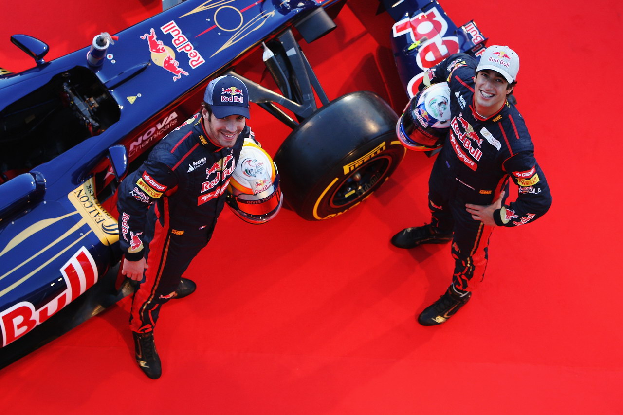 Toro Rosso STR7, JEREZ DE LA FRONTERA, SPAIN - FEBRUARY 06: Scuderia Toro Rosso drivers Jean-Eric Vergne (L) of France e Daniel Ricciardo (R) of Australia attend the unveiling of the new Scuderia Toro Rosso STR7 at the Circuito de Jerez on February 6, 2012 in Jerez de la Frontera, Spain. (Photo by Ker Robertson/Getty Images)
