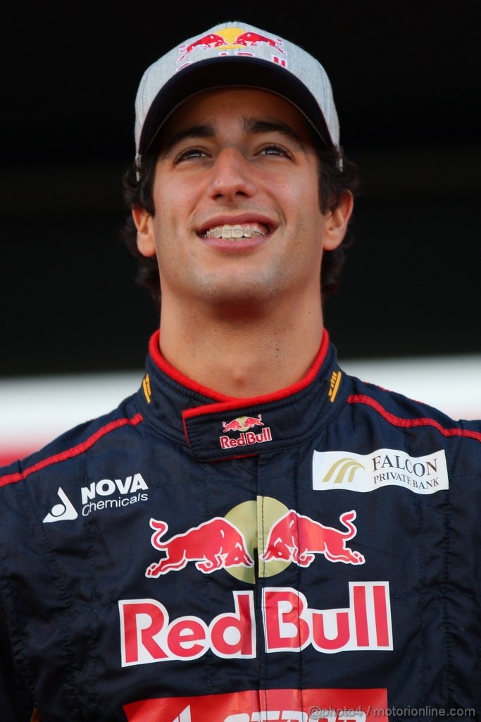 Toro Rosso STR7, 
Daniel Ricciardo (AUS), Scuderia Toro Rosso  - Toro Rosso STR7 Launch 