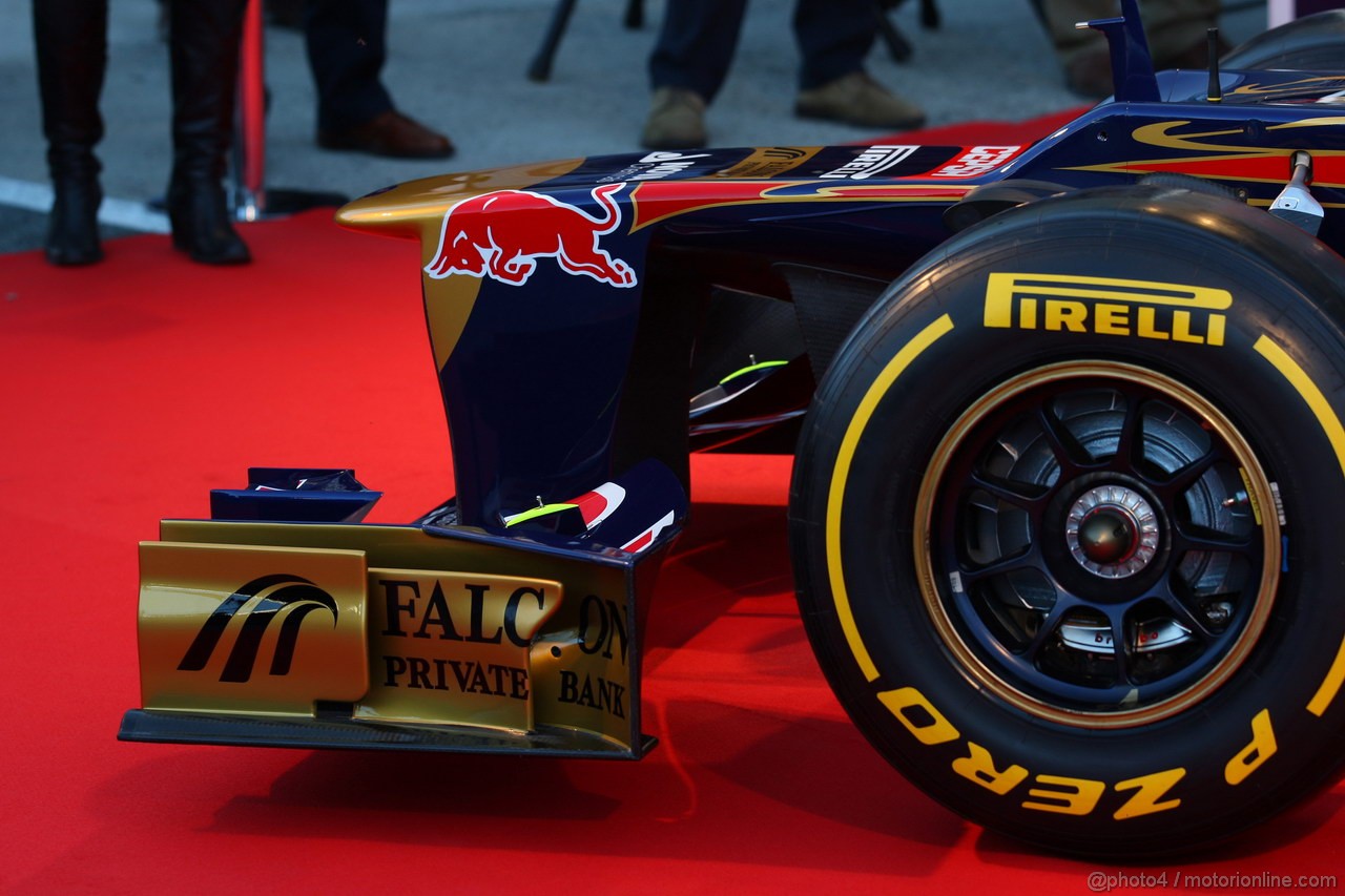 Toro Rosso STR7,  
Front wing - Toro Rosso STR7 Launch 