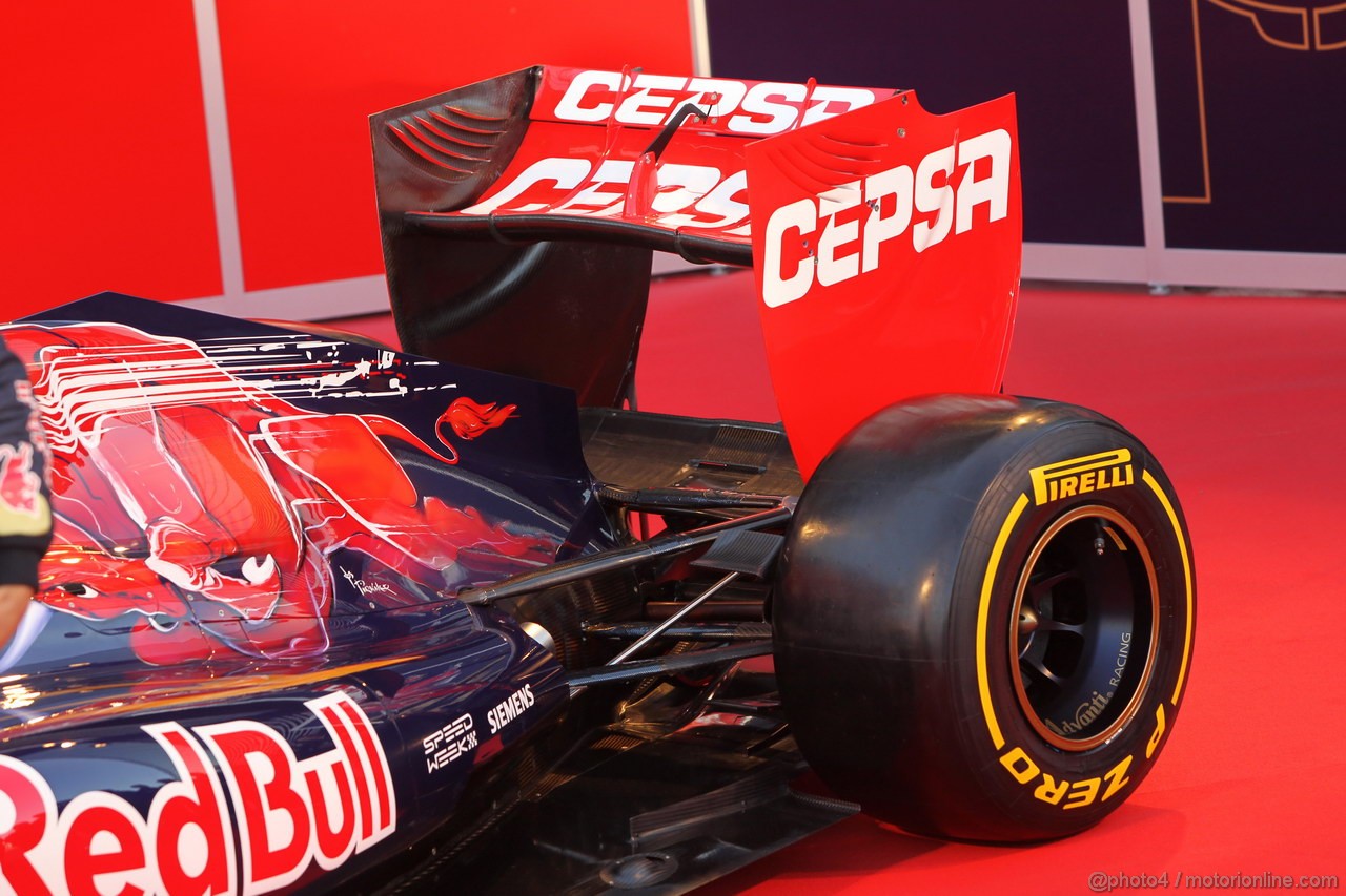 Toro Rosso STR7, 
Rear wing  - Toro Rosso STR7 Launch 