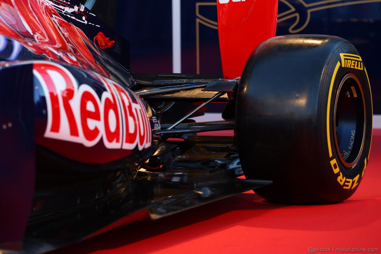 Toro Rosso STR7, 
Rear suspension  - Toro Rosso STR7 Launch 