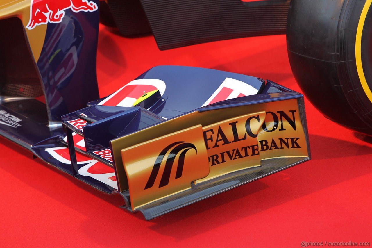 Toro Rosso STR7, 
Front wing - Toro Rosso STR7 Launch 