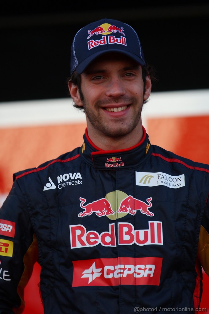 Toro Rosso STR7, 
Jean-Eric Vergne (FRA), Scuderia Toro Rosso  - Toro Rosso STR7 Launch 