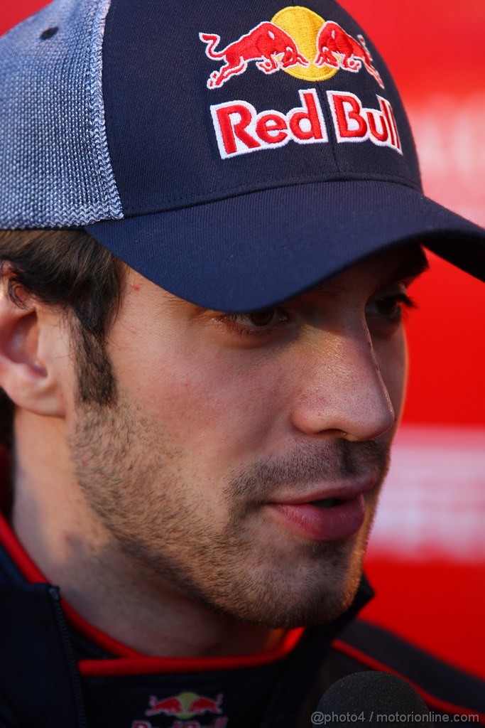 Toro Rosso STR7, 
Jean-Eric Vergne (FRA), Scuderia Toro Rosso  - Toro Rosso STR7 Launch 