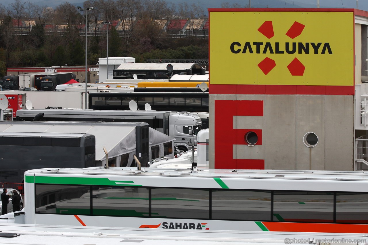 BARCELONA TEST MARZO 2013, Paddock
