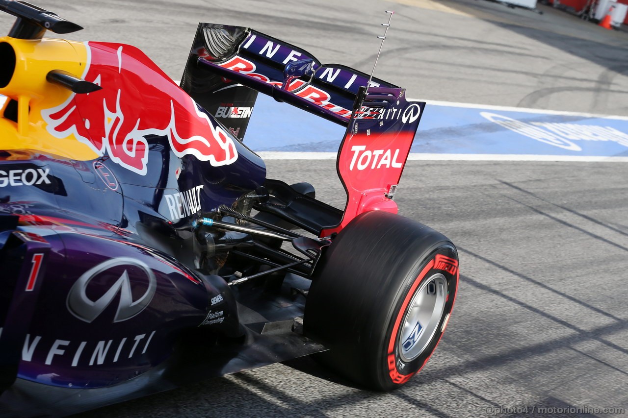 BARCELONA TEST MARZO 2013, Sebastian Vettel (GER) Red Bull Racing RB9 rear suspension e rear wing running sensor equipment.
03.03.2013. 