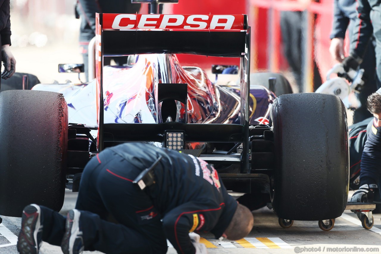 BARCELONA TEST MARZO 2013, Daniel Ricciardo (AUS) Scuderia Toro Rosso STR8 rear diffuser e rear wing.
03.03.2013. 