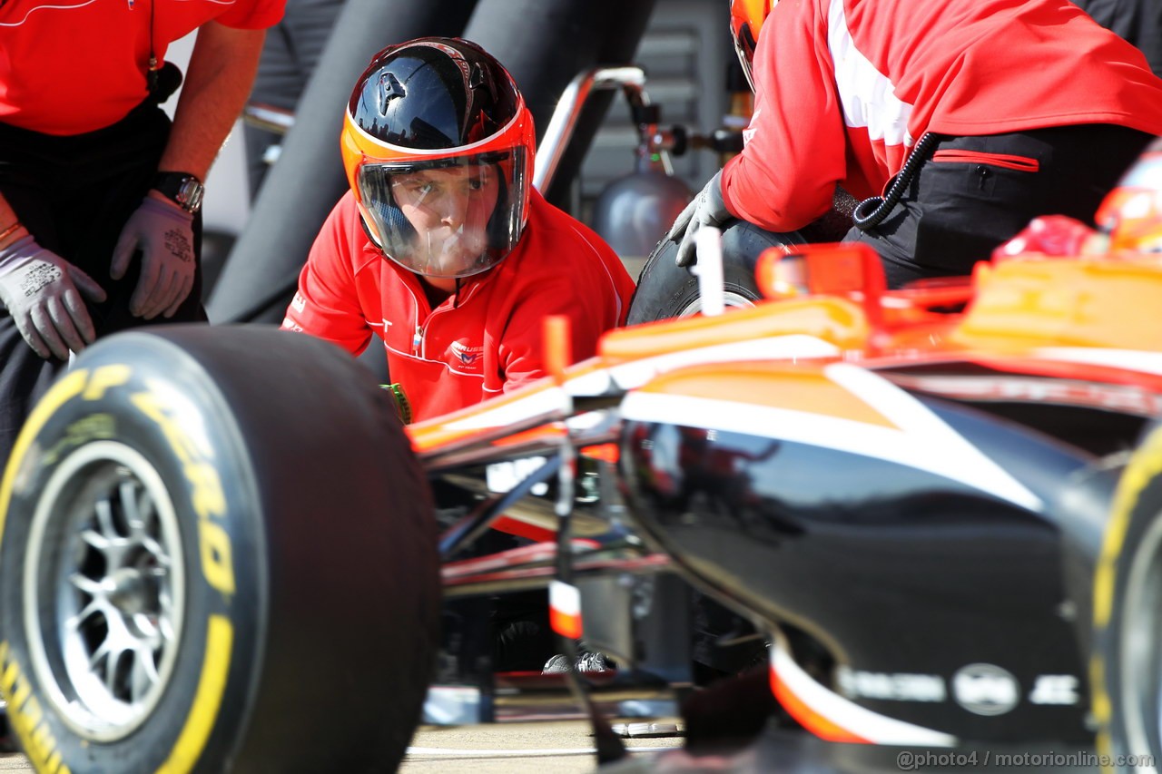 BARCELONA TEST MARZO 2013, Jules Bianchi (FRA) Marussia F1 Team MR02 practices a pit stop.
03.03.2013. 