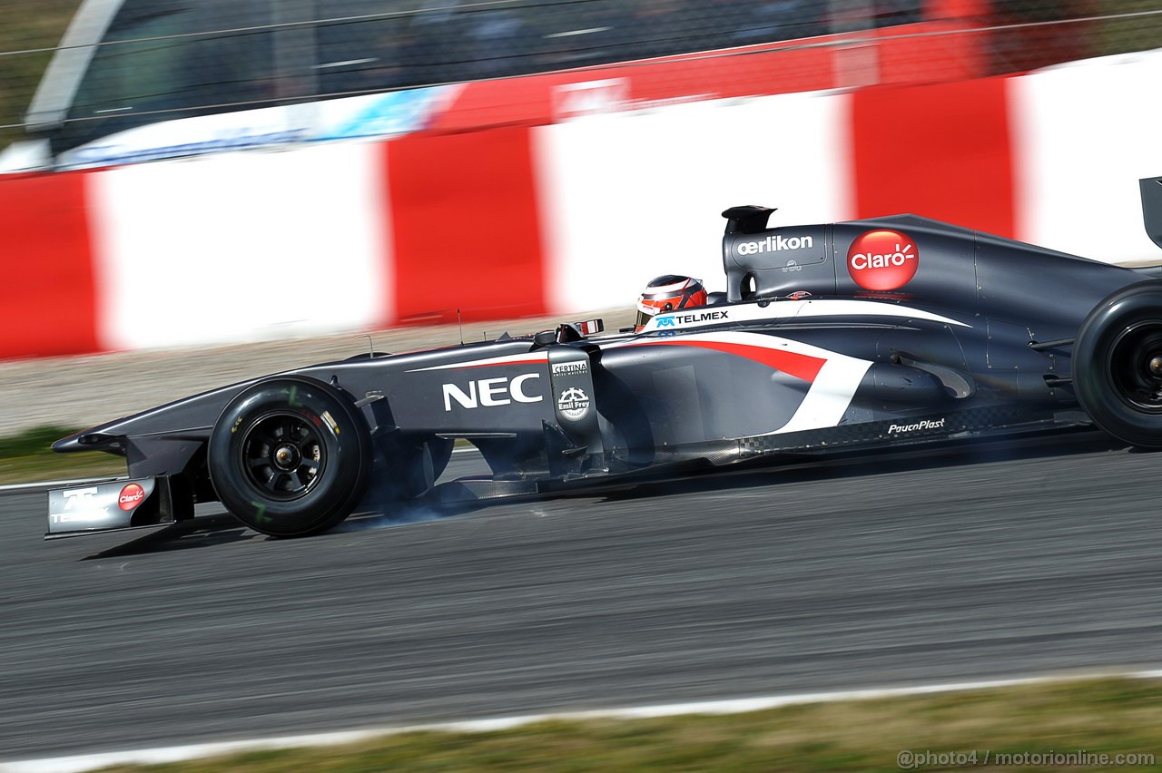 BARCELONA TEST MARZO 2013, Nico Hulkenberg (GER) Sauber C32 locks up under braking. 
03.03.2013. 