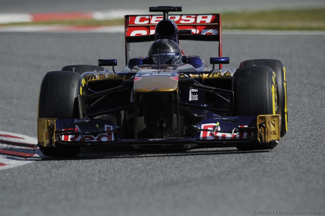 BARCELONA TEST MARZO 2013, Daniel Ricciardo (AUS) Scuderia Toro Rosso STR8.
03.03.2013. 