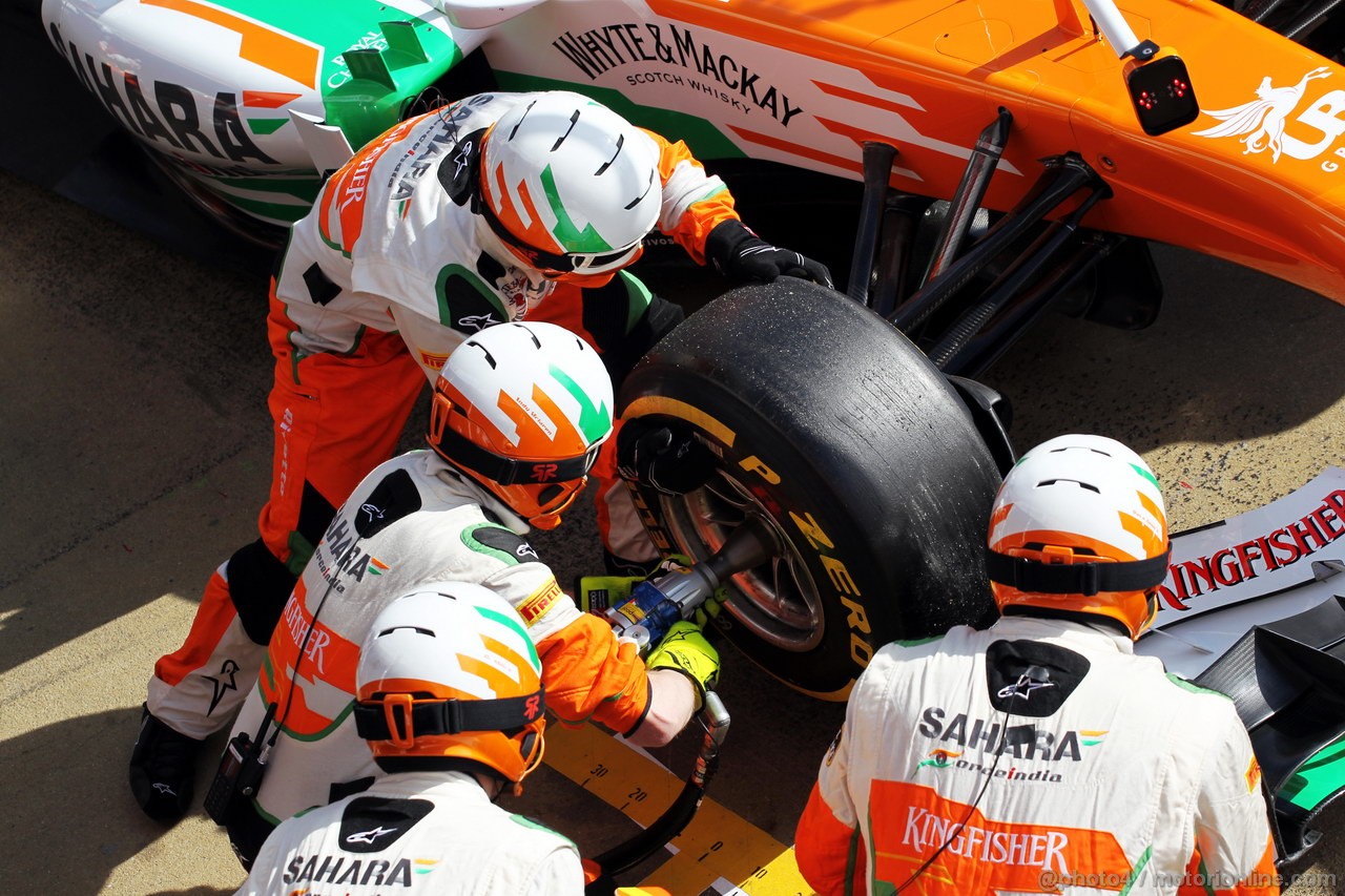 BARCELONA TEST MARZO 2013, Adrian Sutil (GER) Sahara Force India VJM06 practices pit stops.
02.03.2013. 