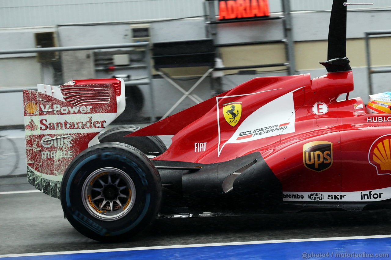 BARCELONA TEST MARZO 2013, Fernando Alonso (ESP) Ferrari F138 running flow-vis paint on the rear wing.
01.03.2013. F