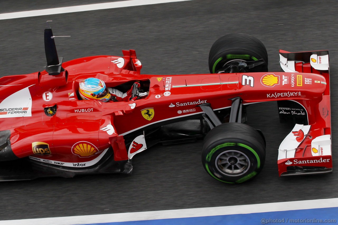 BARCELONA TEST MARZO 2013, Fernando Alonso (ESP) Ferrari F138 with something stuck in the fuel nozzle.
01.03.2013. 
