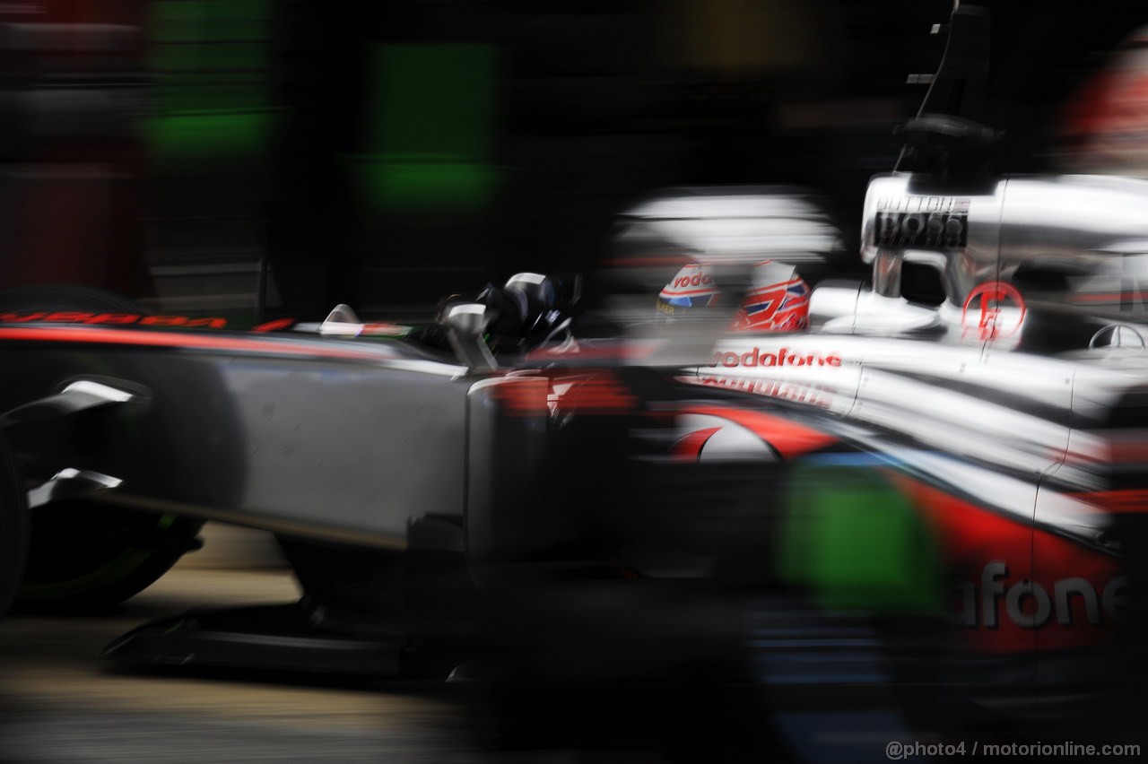 BARCELONA TEST MARZO 2013, Jenson Button (GBR) McLaren MP4-28 in the pits.
01.03.2013. 