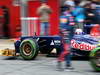 BARCELONA TEST MARZO 2013, Daniel Ricciardo (AUS) Scuderia Toro Rosso STR8 practices a pit stop.
01.03.2013.