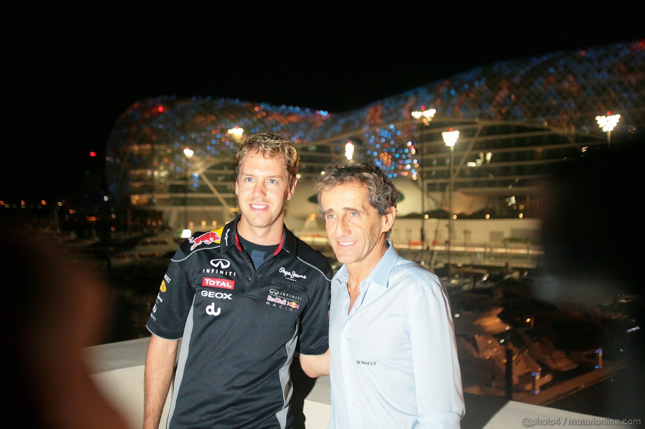 GP ABU DHABI, 03.11.2013- Sebastian Vettel (GER) Red Bull Racing RB9 e Alain Prost (FRA) 