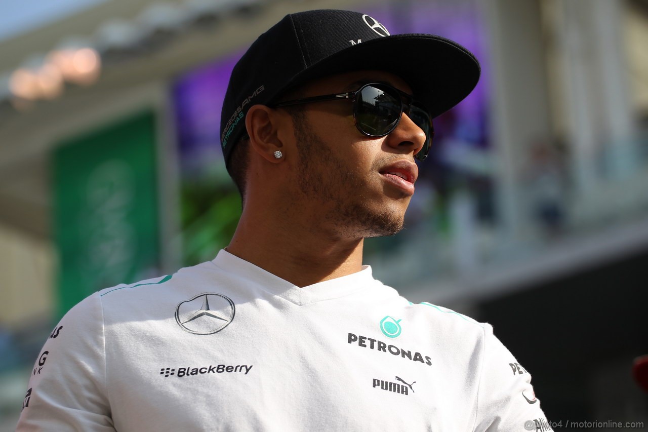 GP ABU DHABI, 03.11.2013- Lewis Hamilton (GBR) Mercedes AMG F1 W04 