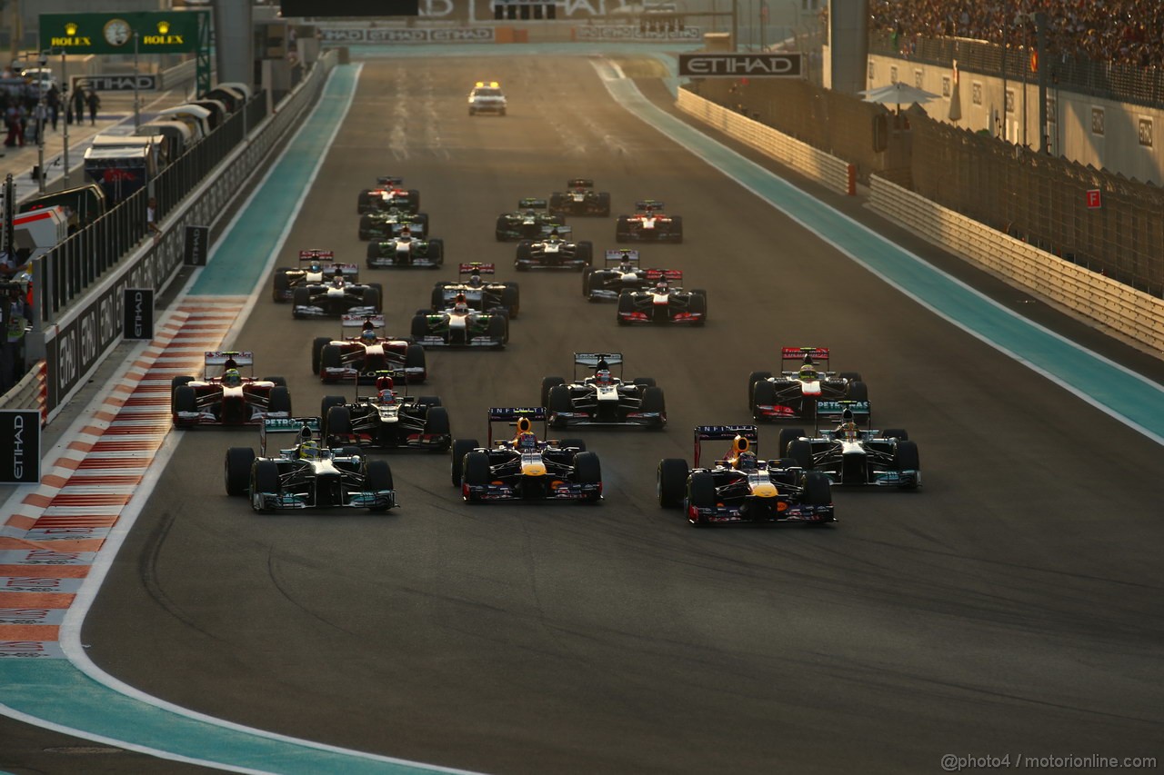 GP ABU DHABI, 03.11.2013- Gara: Start of the race