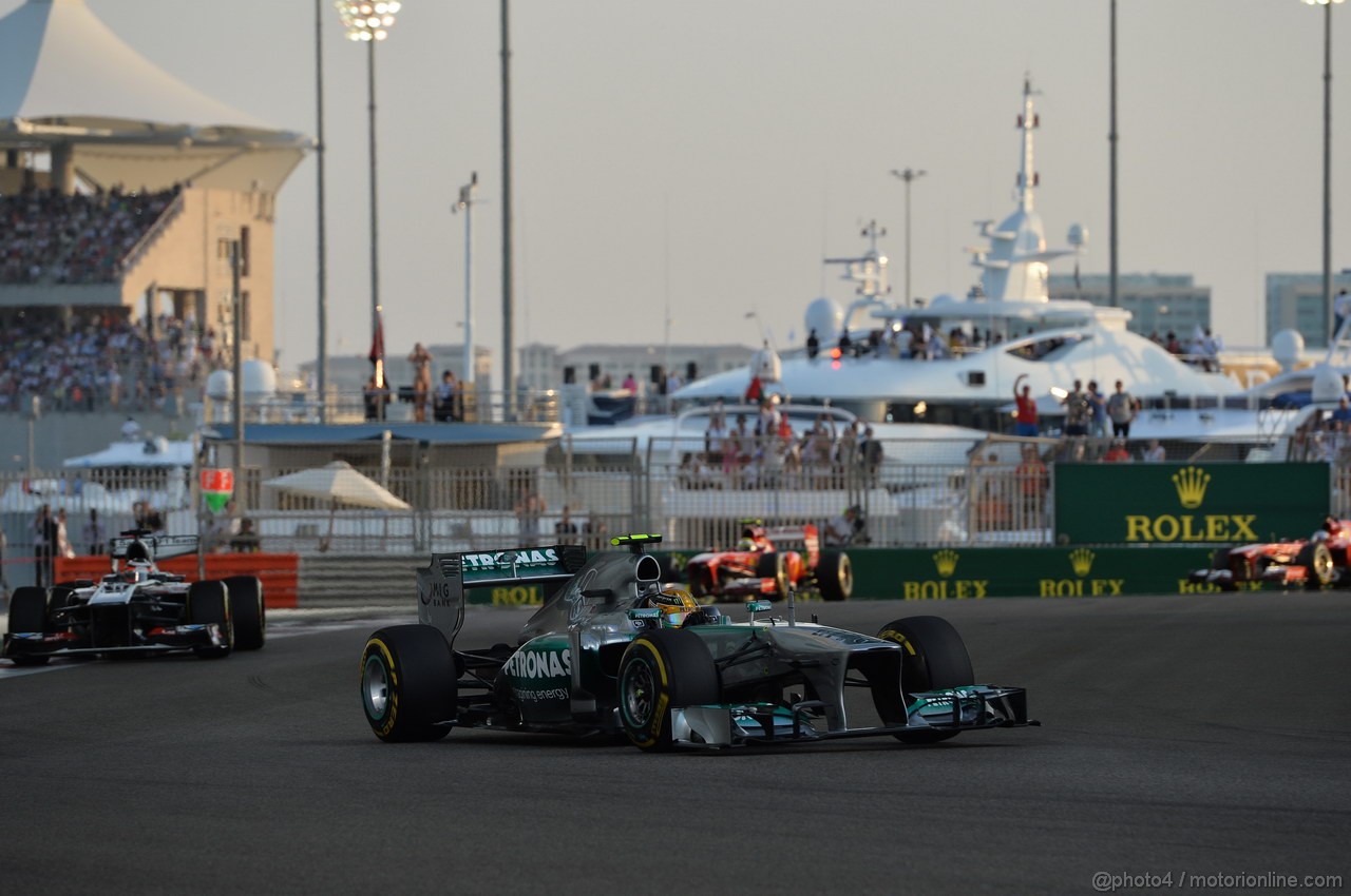 GP ABU DHABI, 03.11.2013- Gara: Lewis Hamilton (GBR) Mercedes AMG F1 W04 