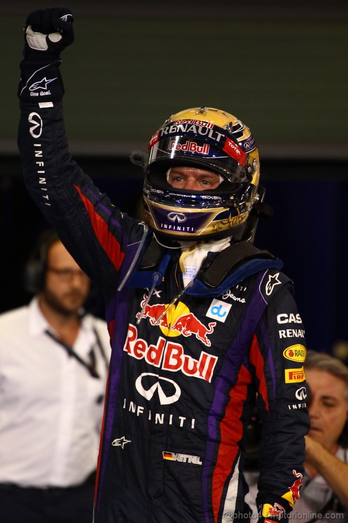 GP ABU DHABI, 03.11.2013- Parc Ferme Festeggiamenti: Sebastian Vettel (GER) Red Bull Racing RB9