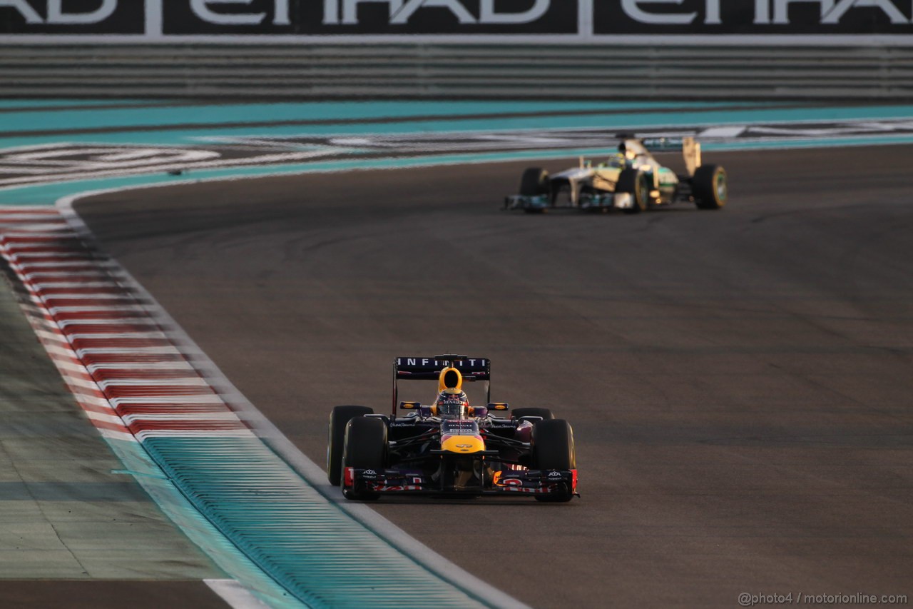 GP ABU DHABI, 03.11.2013- Gara, Sebastian Vettel (GER) Red Bull Racing RB9