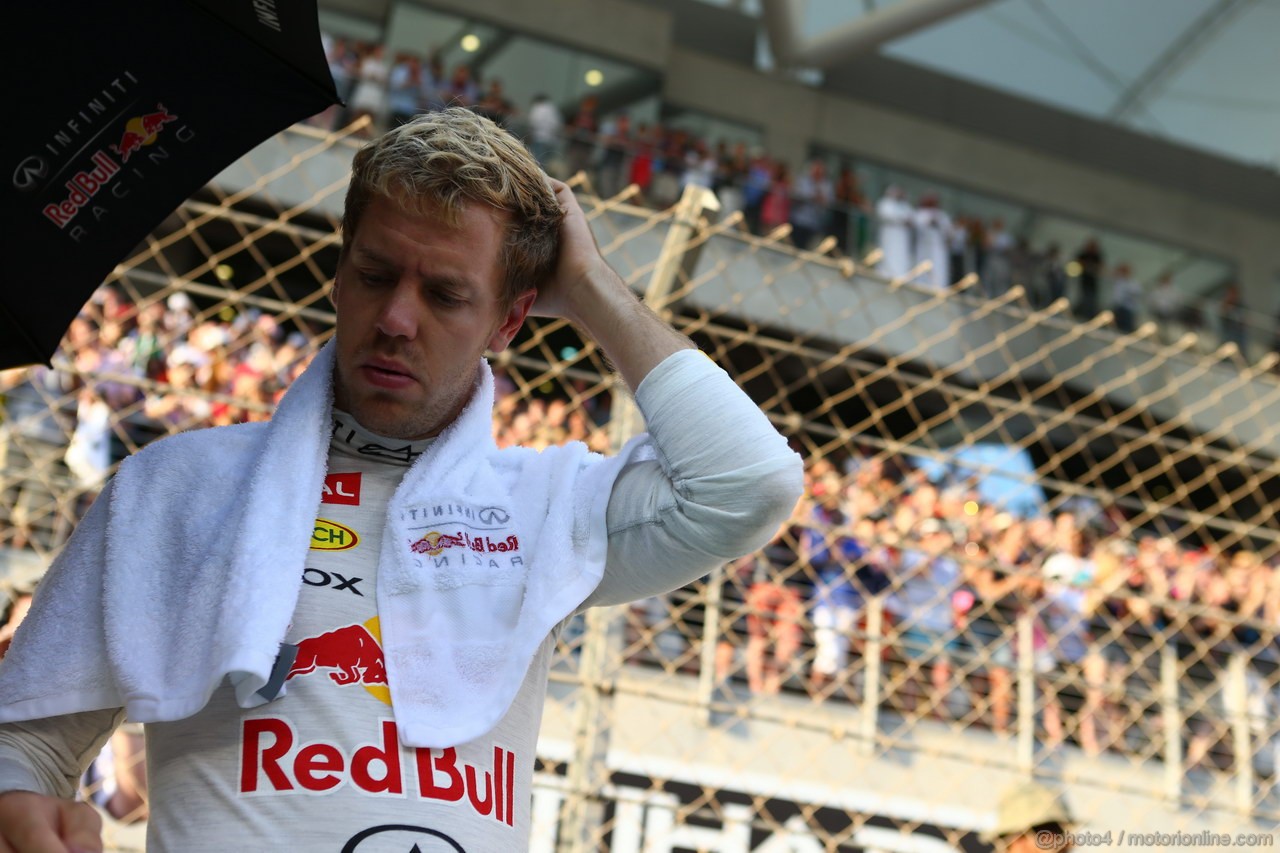 GP ABU DHABI, 03.11.2013- Gara, Sebastian Vettel (GER) Red Bull Racing RB9