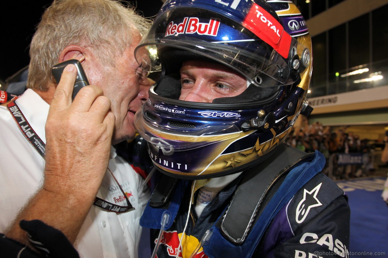 GP ABU DHABI, 03.11.2013- Gara, Sebastian Vettel (GER) Red Bull Racing RB9 is celebrating the victory in parc ferme with Helmut Marko (AUT), Red Bull Racing, Red Bull Advisor