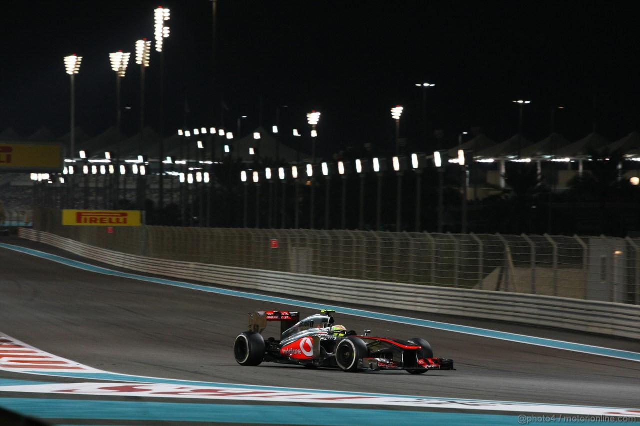 GP ABU DHABI, 03.11.2013- Gara, Sergio Perez (MEX) McLaren MP4-28