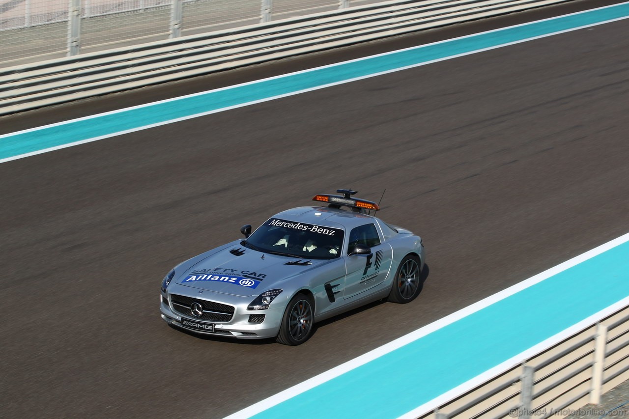GP ABU DHABI, 03.11.2013- The Mercedes SLS safety car