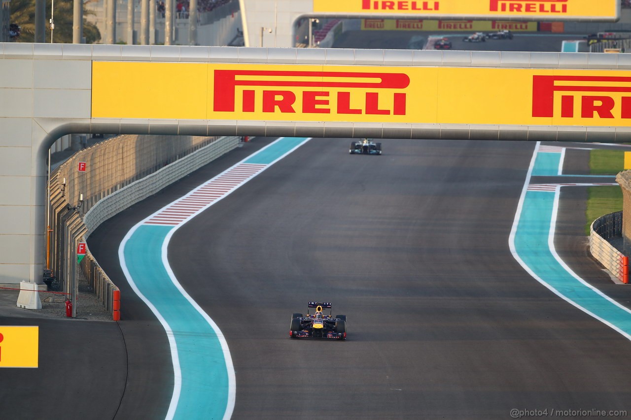 GP ABU DHABI, 03.11.2013- Gara, Sebastian Vettel (GER) Red Bull Racing RB9