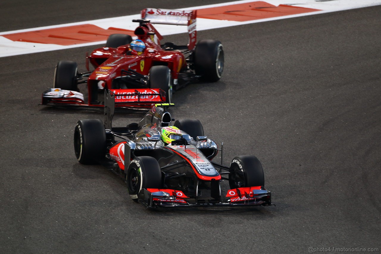 GP ABU DHABI, 03.11.2013- Gara, Sergio Perez (MEX) McLaren MP4-28