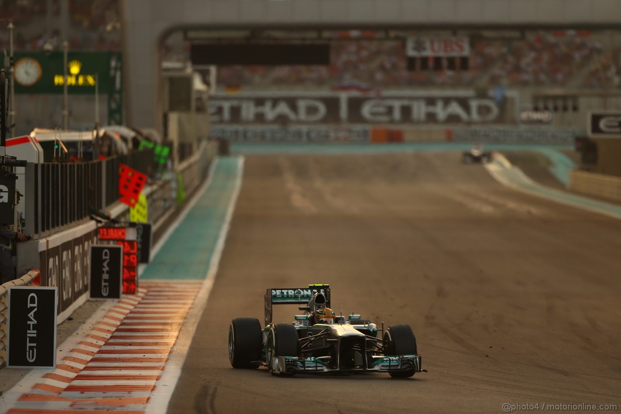GP ABU DHABI, 03.11.2013- Gara, Lewis Hamilton (GBR) Mercedes AMG F1 W04