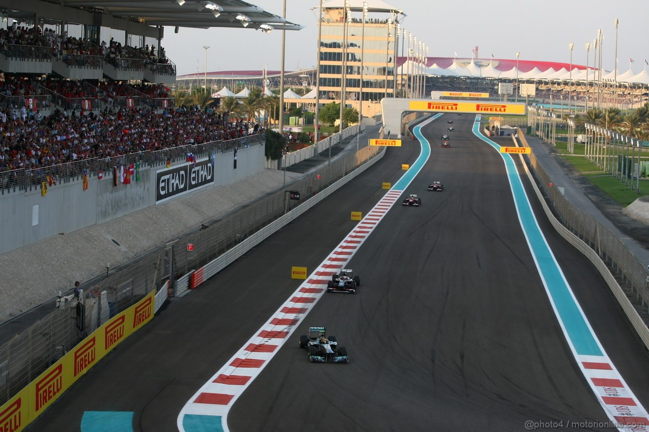 GP ABU DHABI, 03.11.2013- Gara, Lewis Hamilton (GBR) Mercedes AMG F1 W04