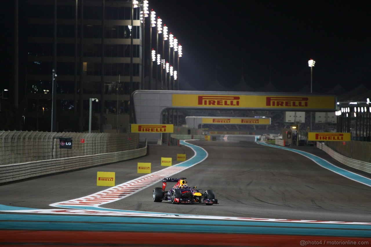GP ABU DHABI, 03.11.2013- Gara, Sebastian Vettel (GER) Red Bull Racing RB9
