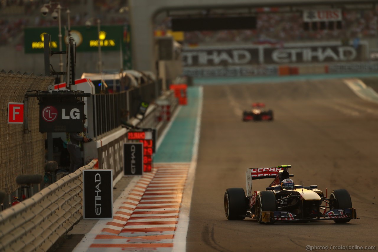 GP ABU DHABI, 03.11.2013- Gara, Daniel Ricciardo (AUS) Scuderia Toro Rosso STR8