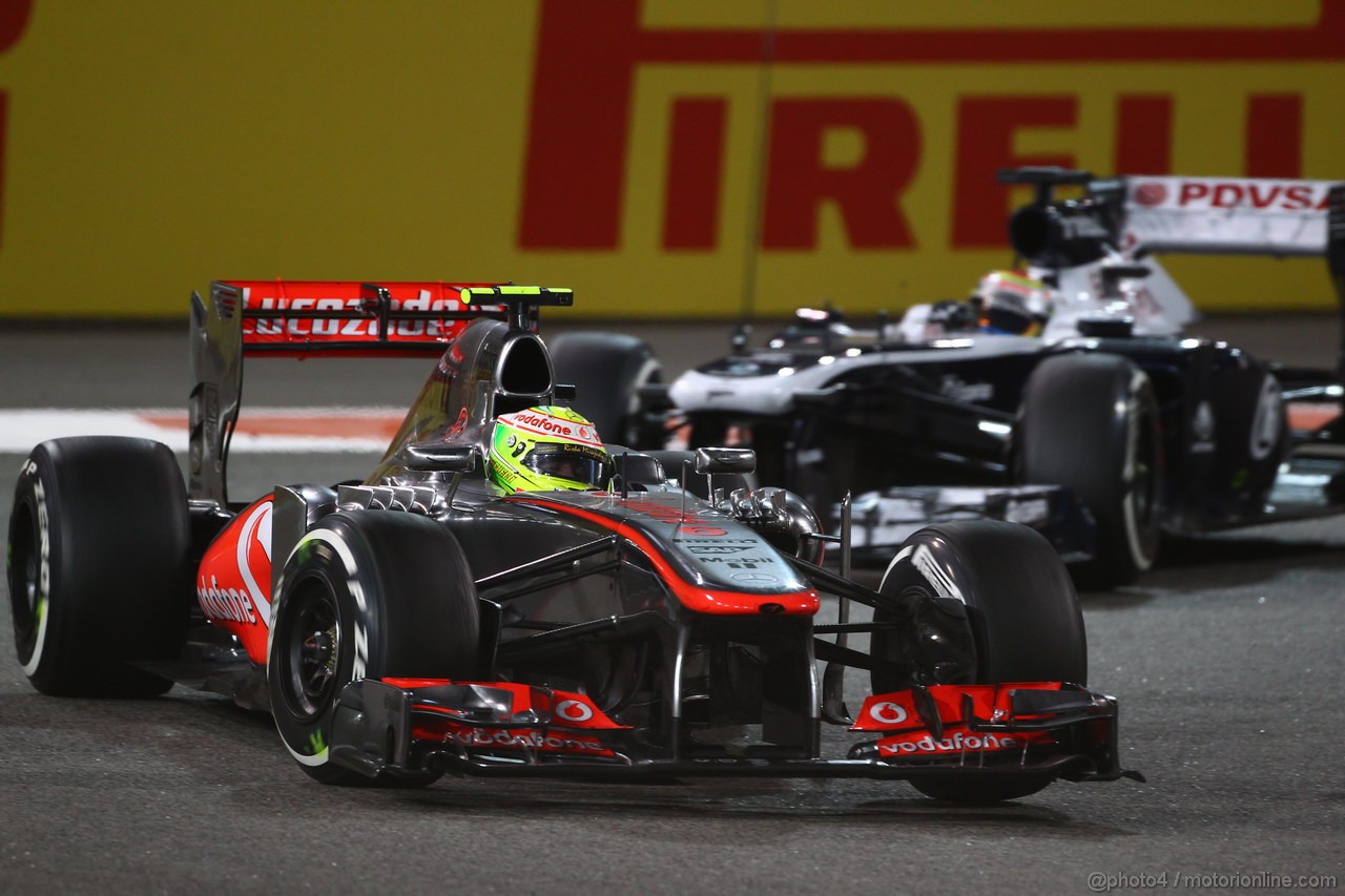 GP ABU DHABI, 03.11.2013- Gara, Sergio Perez (MEX) McLaren MP4-28