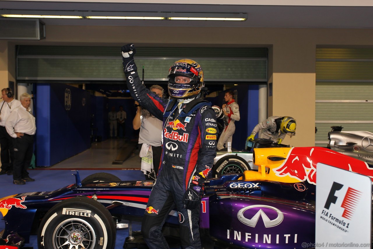 GP ABU DHABI, 03.11.2013- Gara, Sebastian Vettel (GER) Red Bull Racing RB9 is celebrating the victory in parc ferme