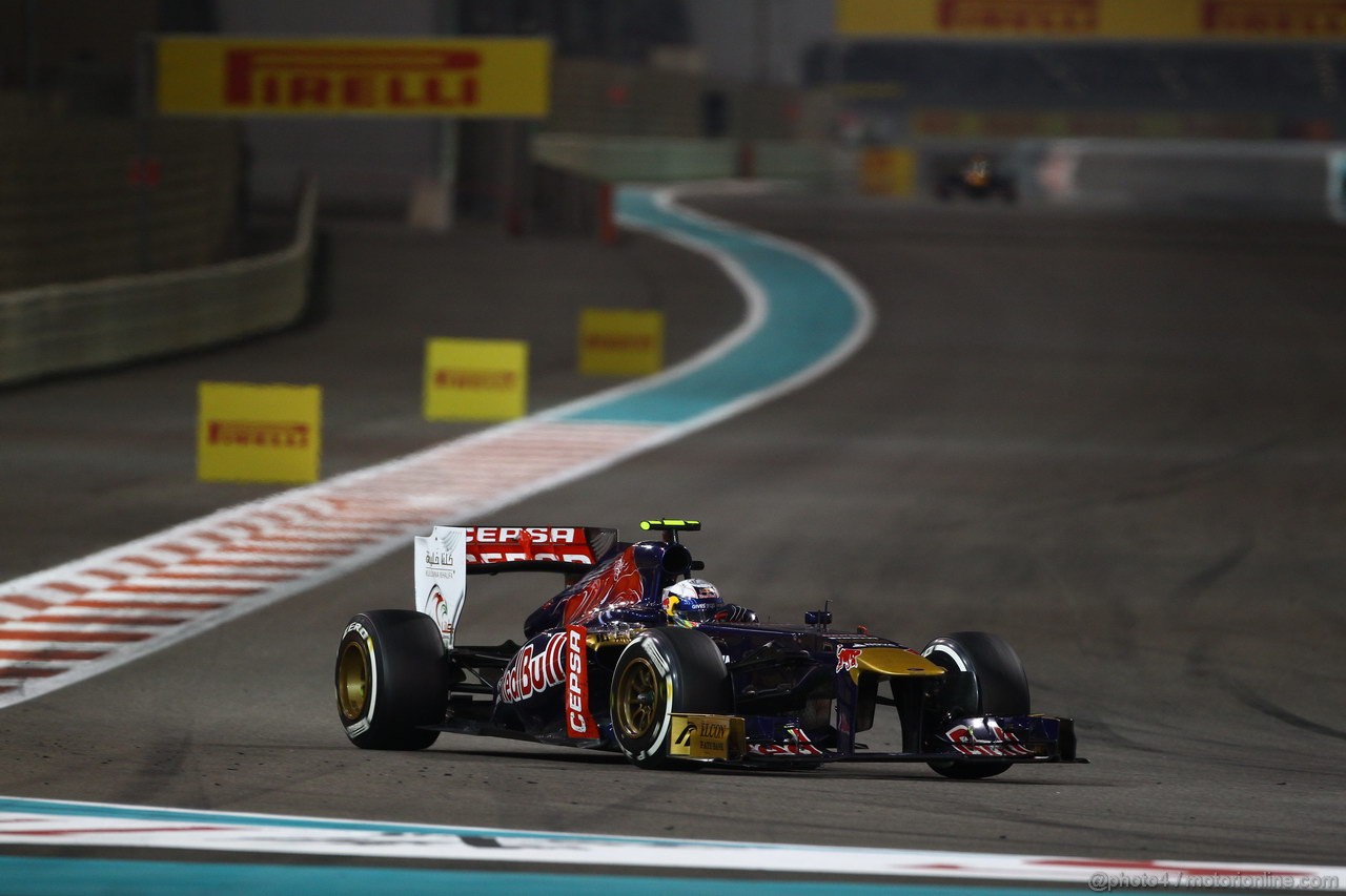 GP ABU DHABI, 03.11.2013- Gara, Daniel Ricciardo (AUS) Scuderia Toro Rosso STR8