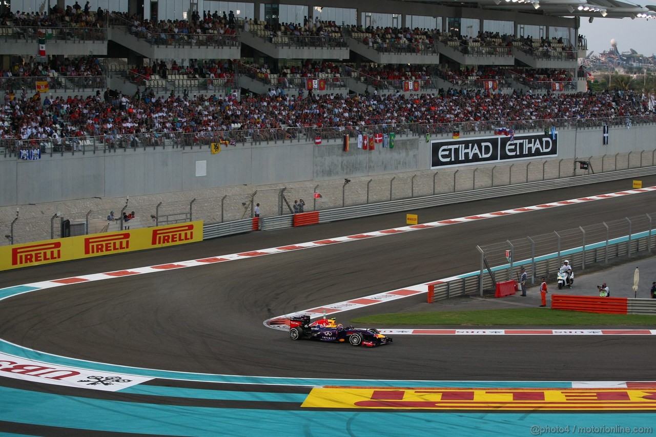 GP ABU DHABI, 03.11.2013- Gara, Mark Webber (AUS) Red Bull Racing RB9