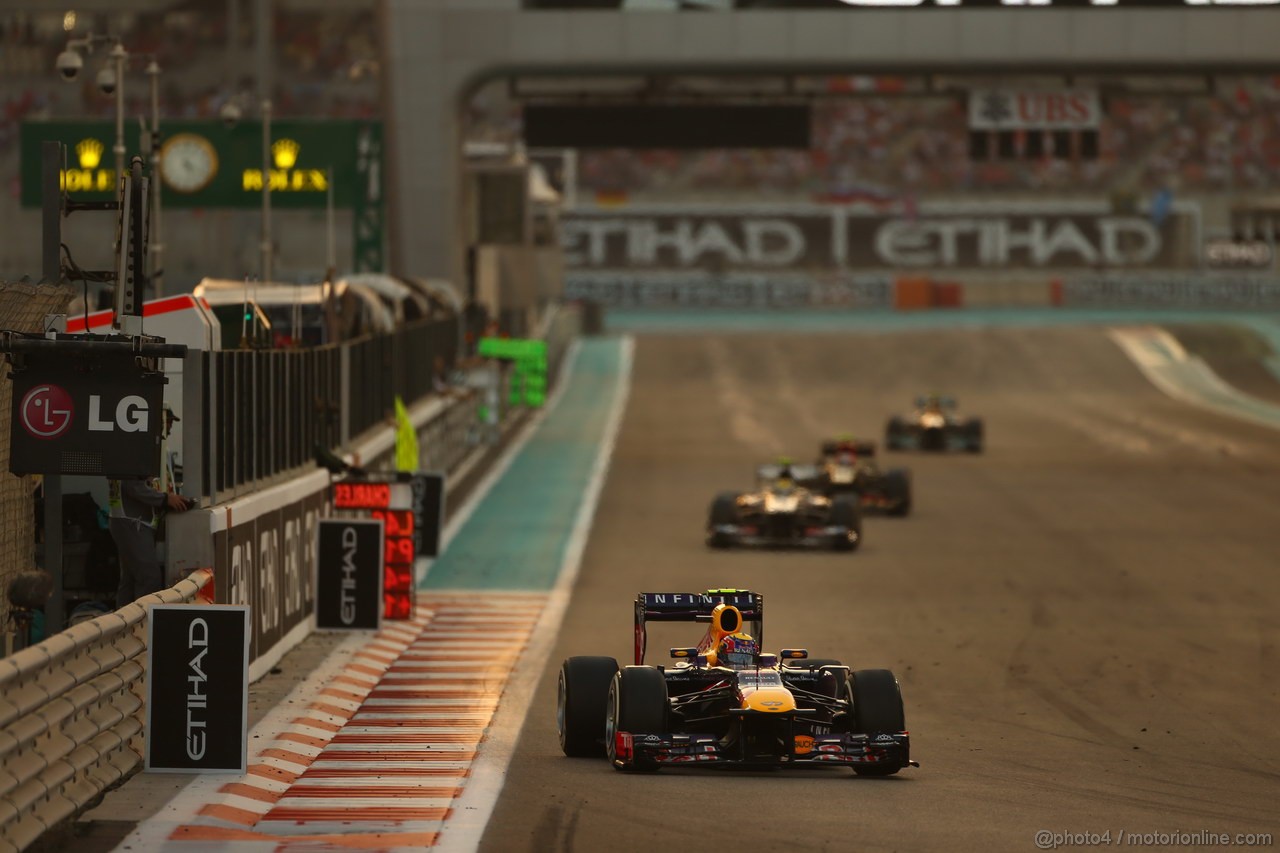 GP ABU DHABI, 03.11.2013- Gara, Mark Webber (AUS) Red Bull Racing RB9