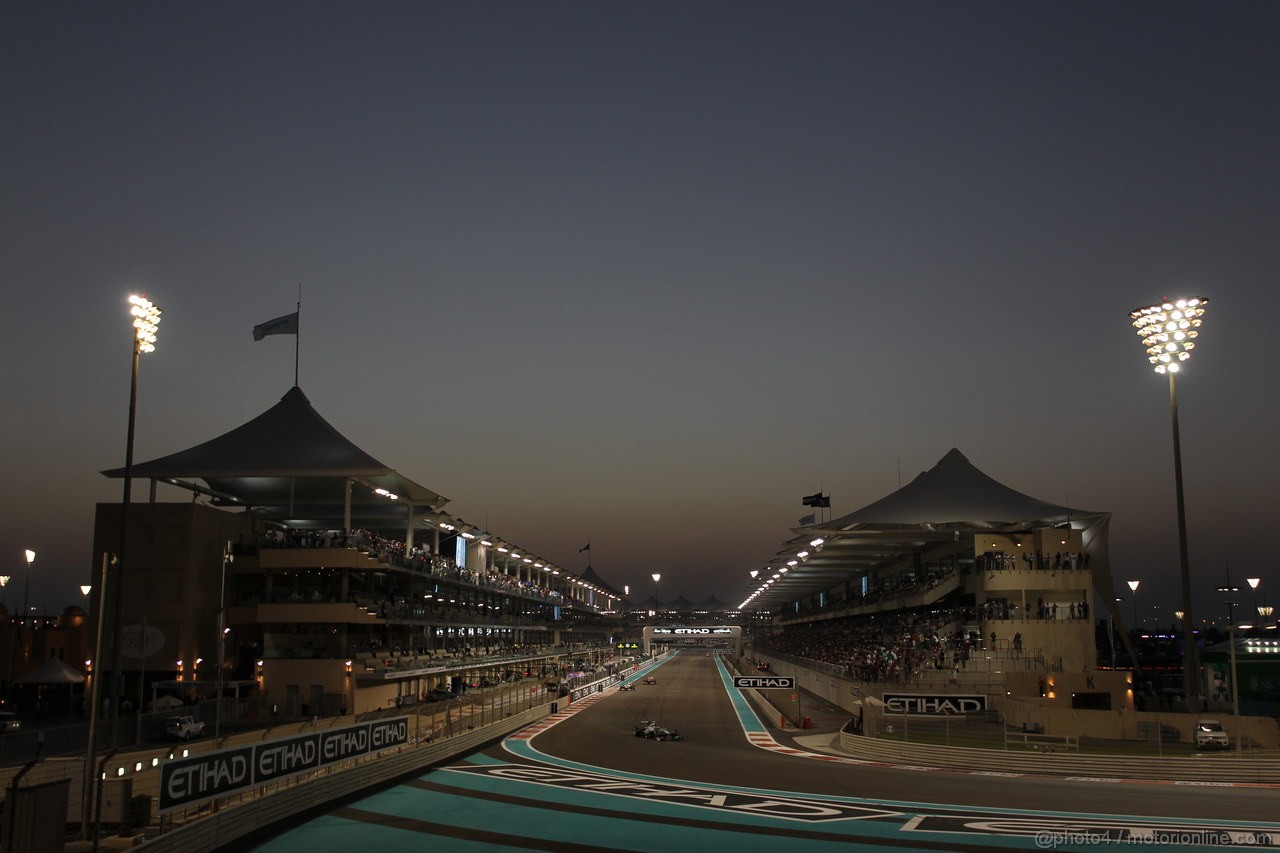 GP ABU DHABI, 03.11.2013- Gara, Lewis Hamilton (GBR) Mercedes AMG F1 W04