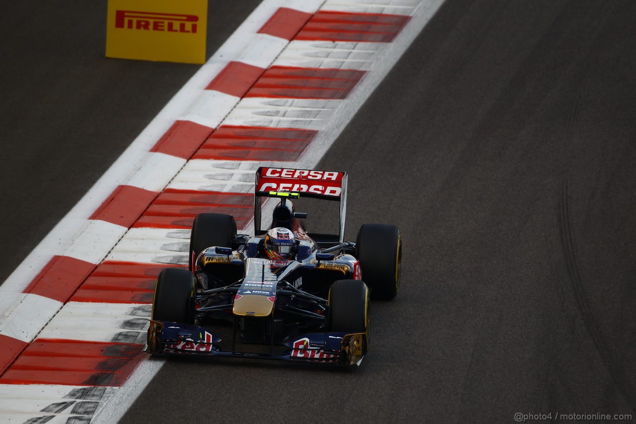 GP ABU DHABI, 03.11.2013- Gara, Daniel Ricciardo (AUS) Scuderia Toro Rosso STR8