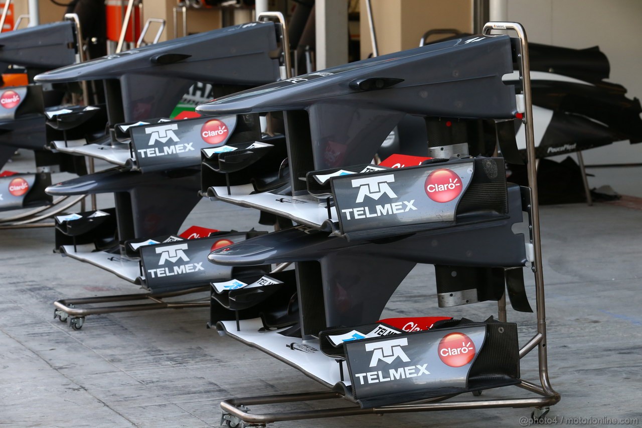 GP ABU DHABI, 31.10.2013- Sauber F1 C32 front wing details 
