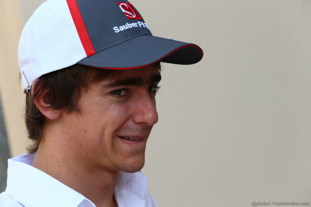 GP ABU DHABI, 31.10.2013- Esteban Gutierrez (MEX), Sauber F1 Team C32