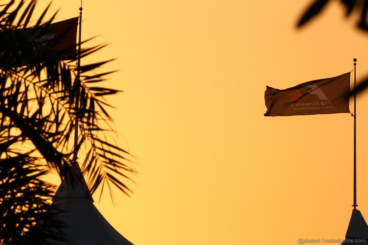 GP ABU DHABI, 31.10.2013- Sunset over Marina Track