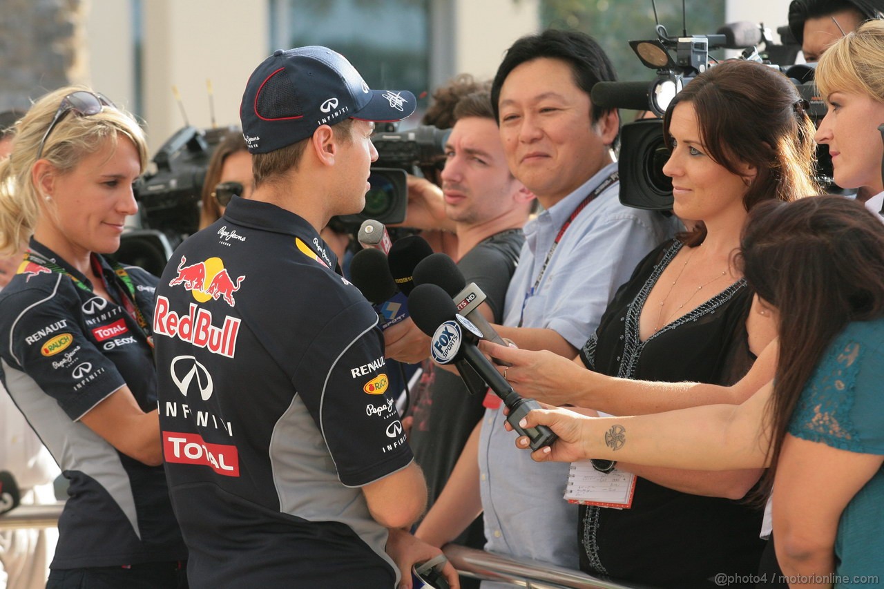 GP ABU DHABI, 31.10.2013- Sebastian Vettel (GER) Red Bull Racing RB9 
